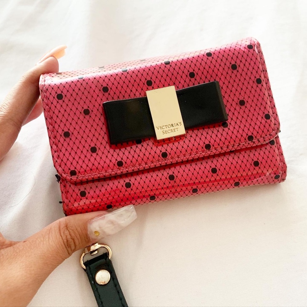 Victoria secret pink wallet keychain iPhone